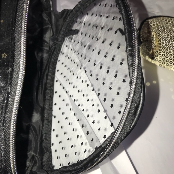 Massini Gold/Black Velvet travel Cosmetic Bag NWT - Picture 3 of 7